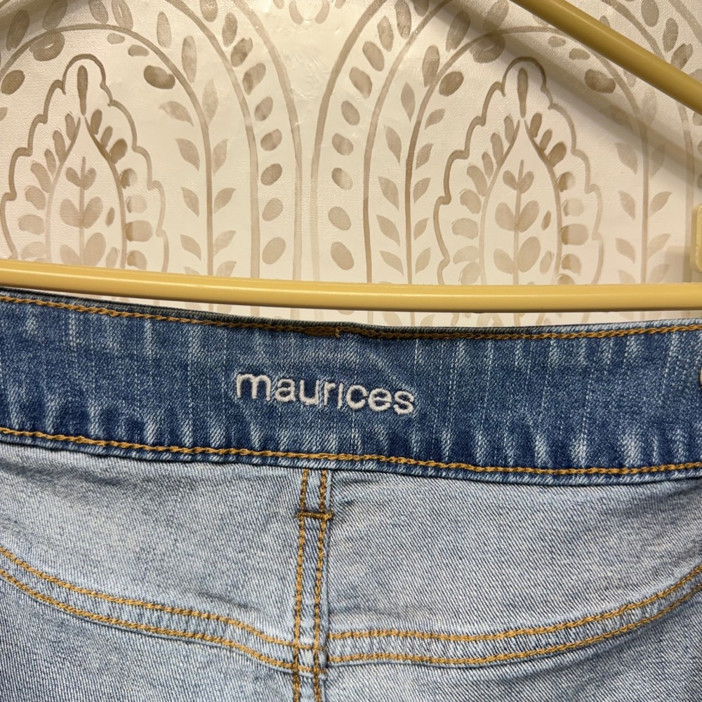 Maurices Denim Shorts Womens 12 Blue Distressed Raw Hem Mid Rise Jean Shorts - Picture 4 of 7